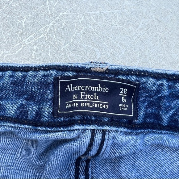 Abercrombie & Fitch Annie Girlfriend Distressed Jeans-Size 6R (28) - Picture 6 of 7